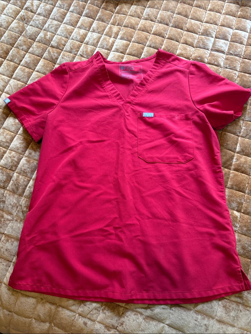 Figs Women's Short Sleeve V-Neck Scrub Top in Red